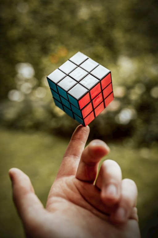 Mastering the Square-2 Rubik's Cube: Step-by-Step Strategies for Puzzle Enthusiasts